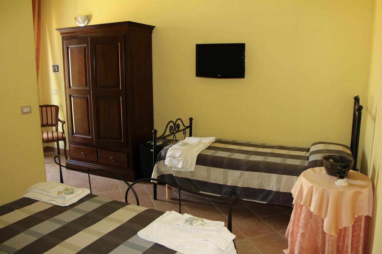Li Fichi Alezio/gallipoli Bed & Breakfast *